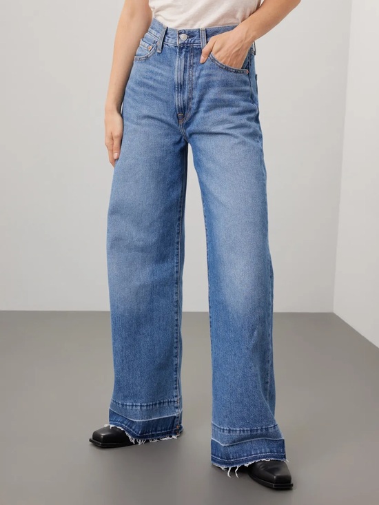 Levi's Denim - Levi’s Ribcage Wide Leg size 26x30